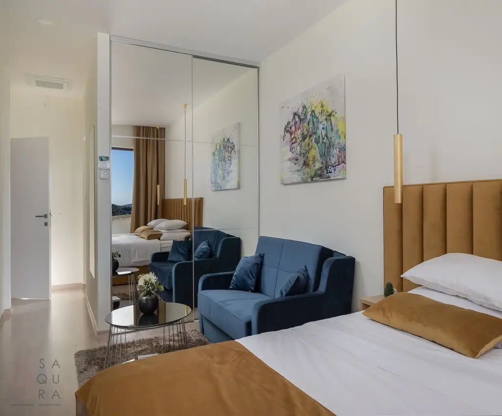 Moderne Villa mit Meerblick in Rogoznica – Eleganz und Erholung nur 80 m vom Meer
