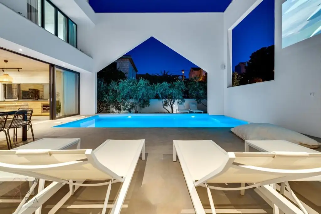 Amazing New Villa auf der Insel Brač – Mediterraner Luxus direkt am Meer