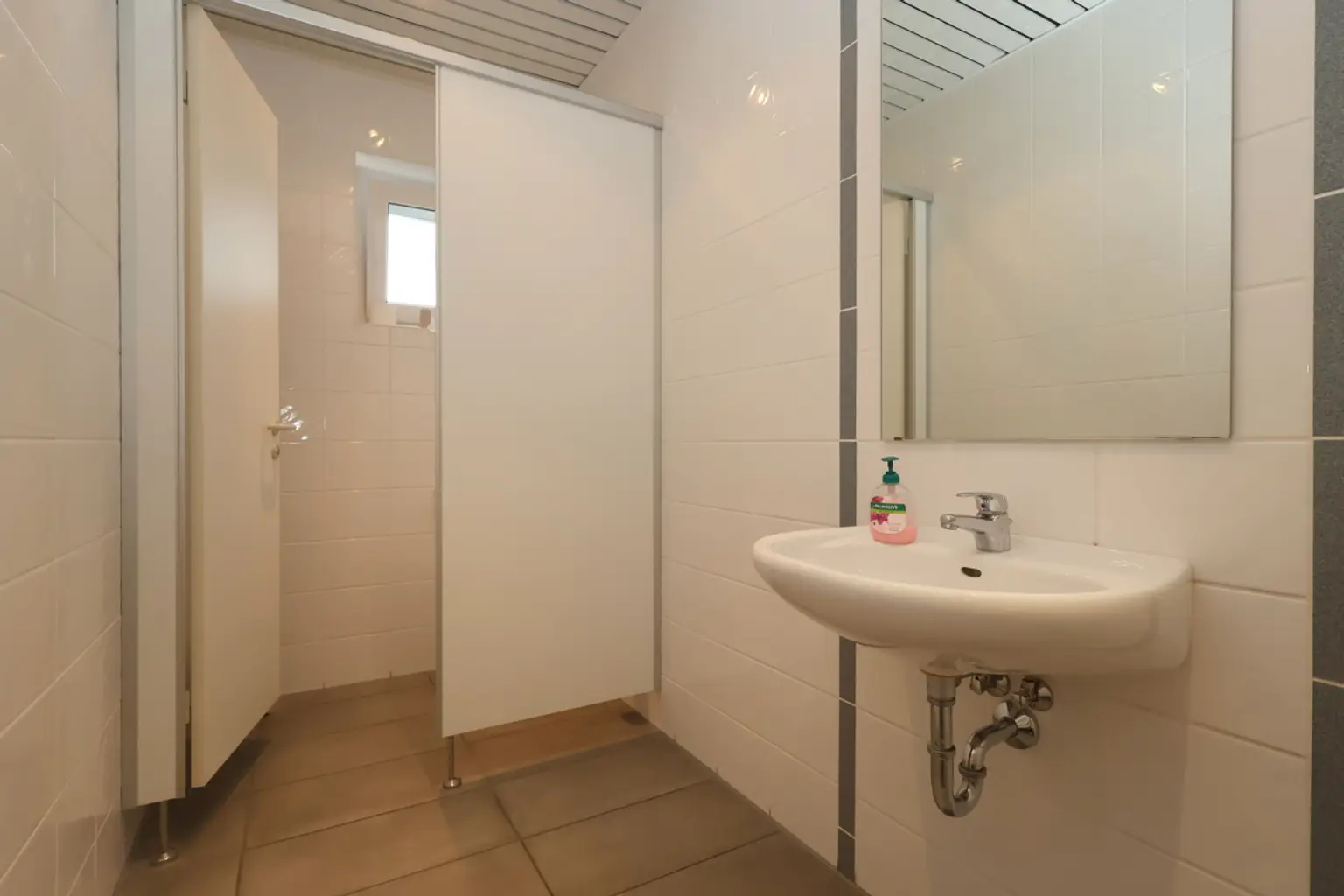 WC Damen OG