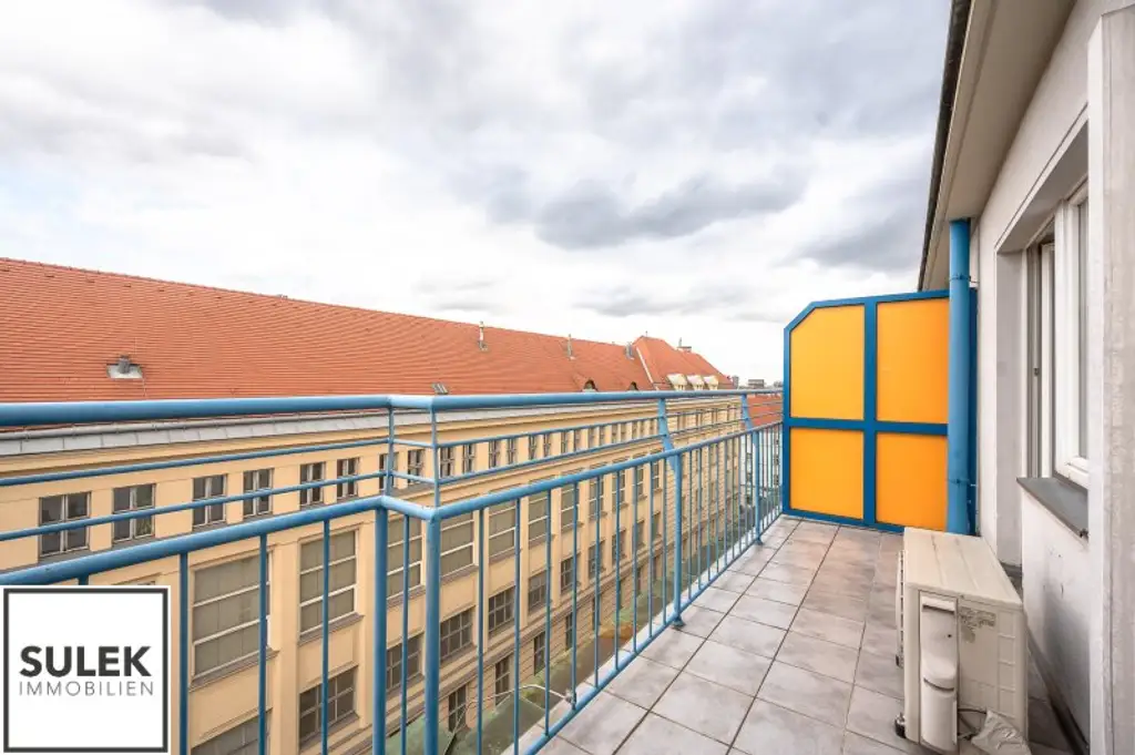 Single-Dachgeschoss-Wohnung mit Terrasse  in Bestlage des 9. Bezirks!