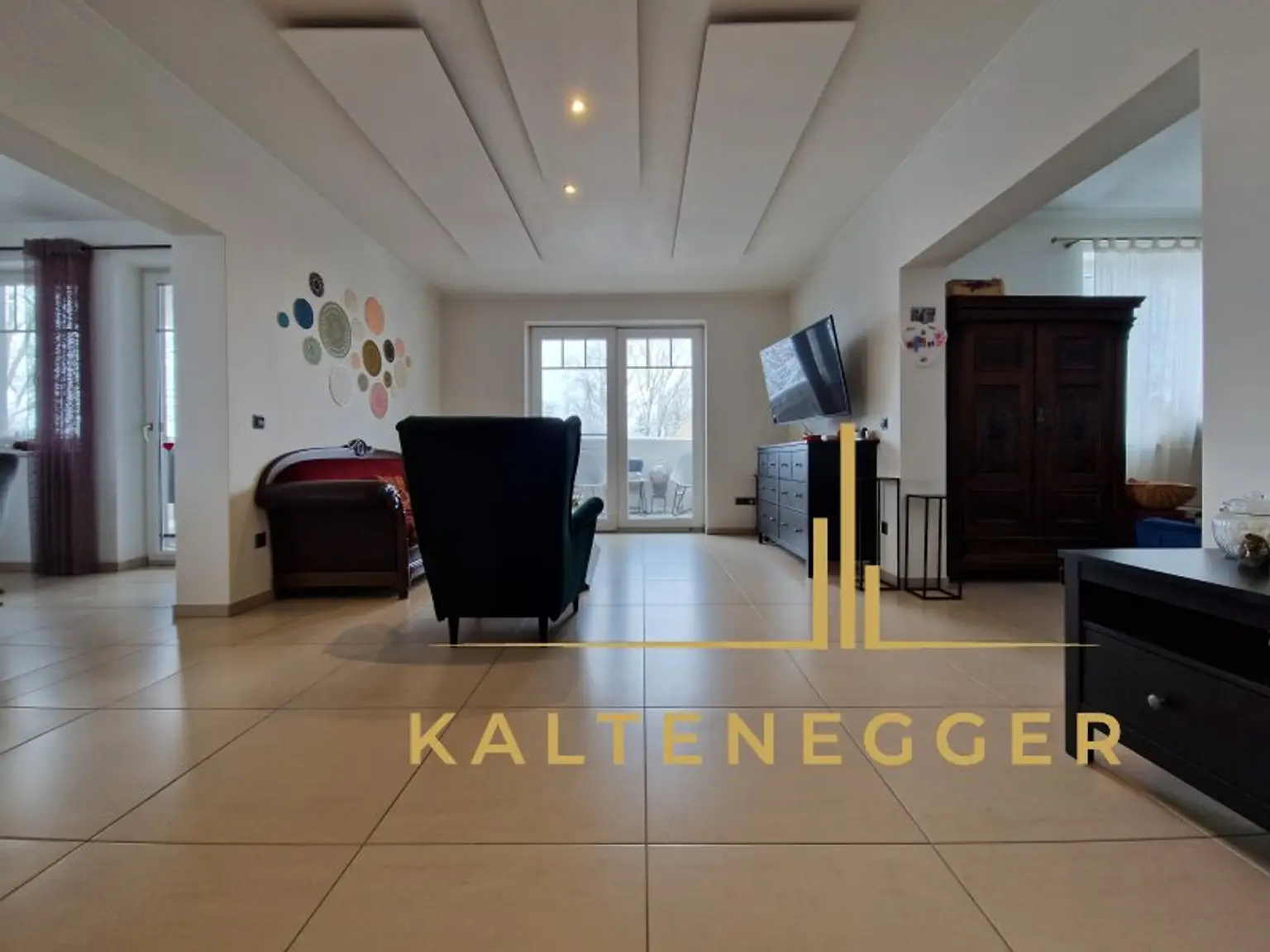 Wohneinheit 2: Wohnzimmer ca. 32,40 m²