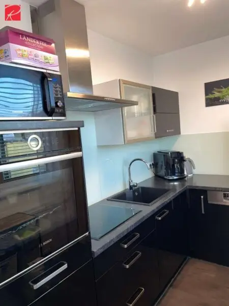 Moderne Maisonette-Wohnung + sonniger Dachterrasse inklusive