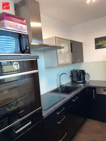 Moderne Maisonette-Wohnung + sonniger Dachterrasse inklusive
