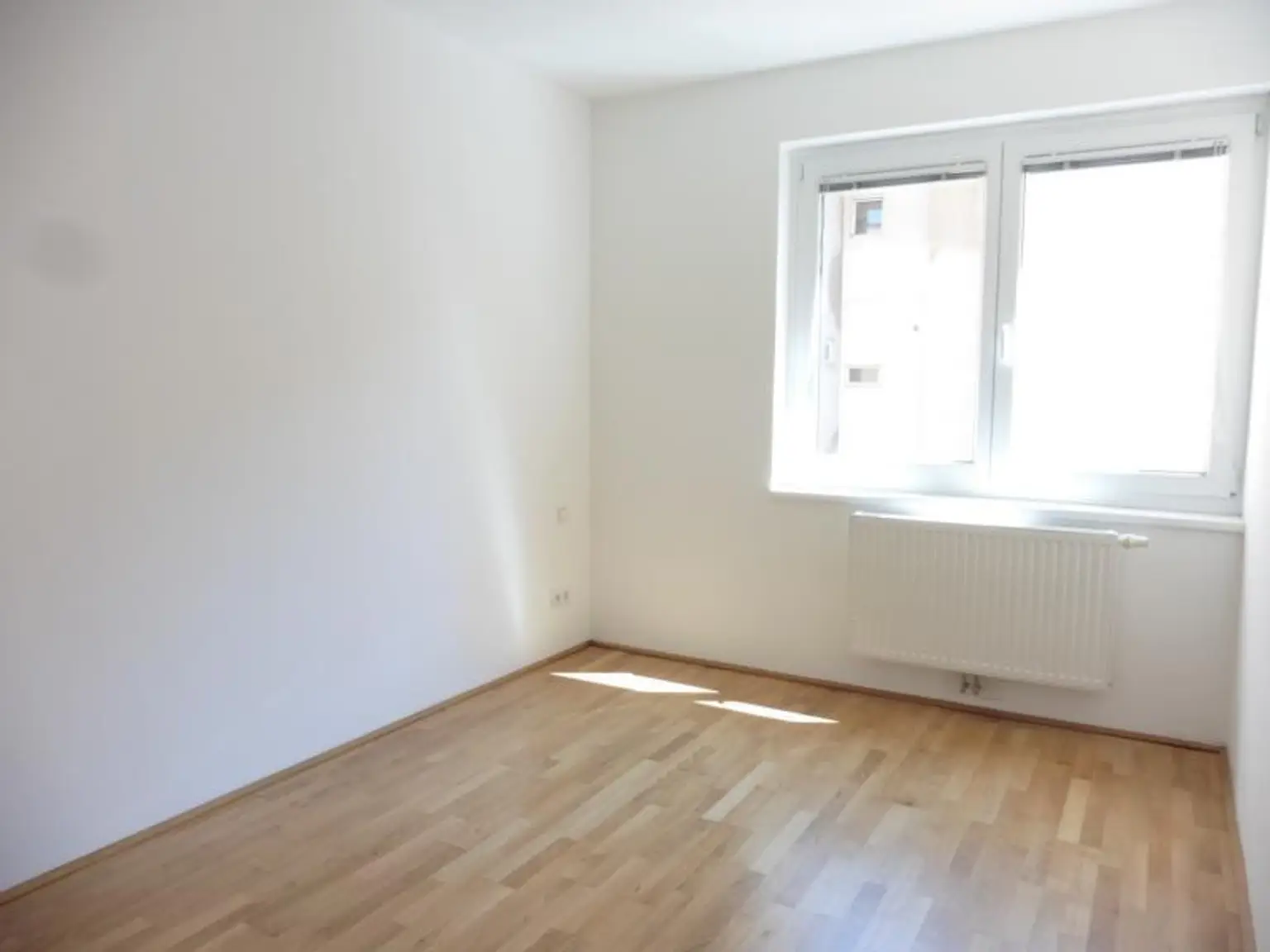 U4-Nähe!! Neubauwohnung mit großem, sonnigen Süd-Balkon // AB NOVEMBER!!!