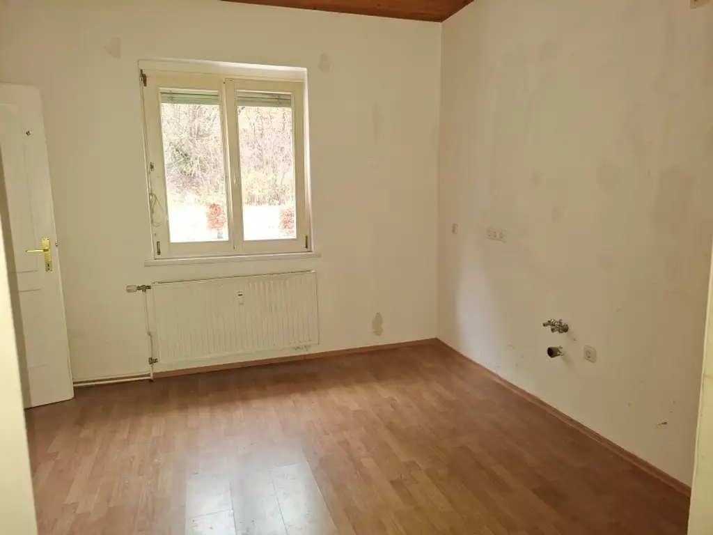 Unmöblierte 3-Zimmer-Altbauwohnung im Halbstock in Thörl nahe Kapfenberg zu mieten !