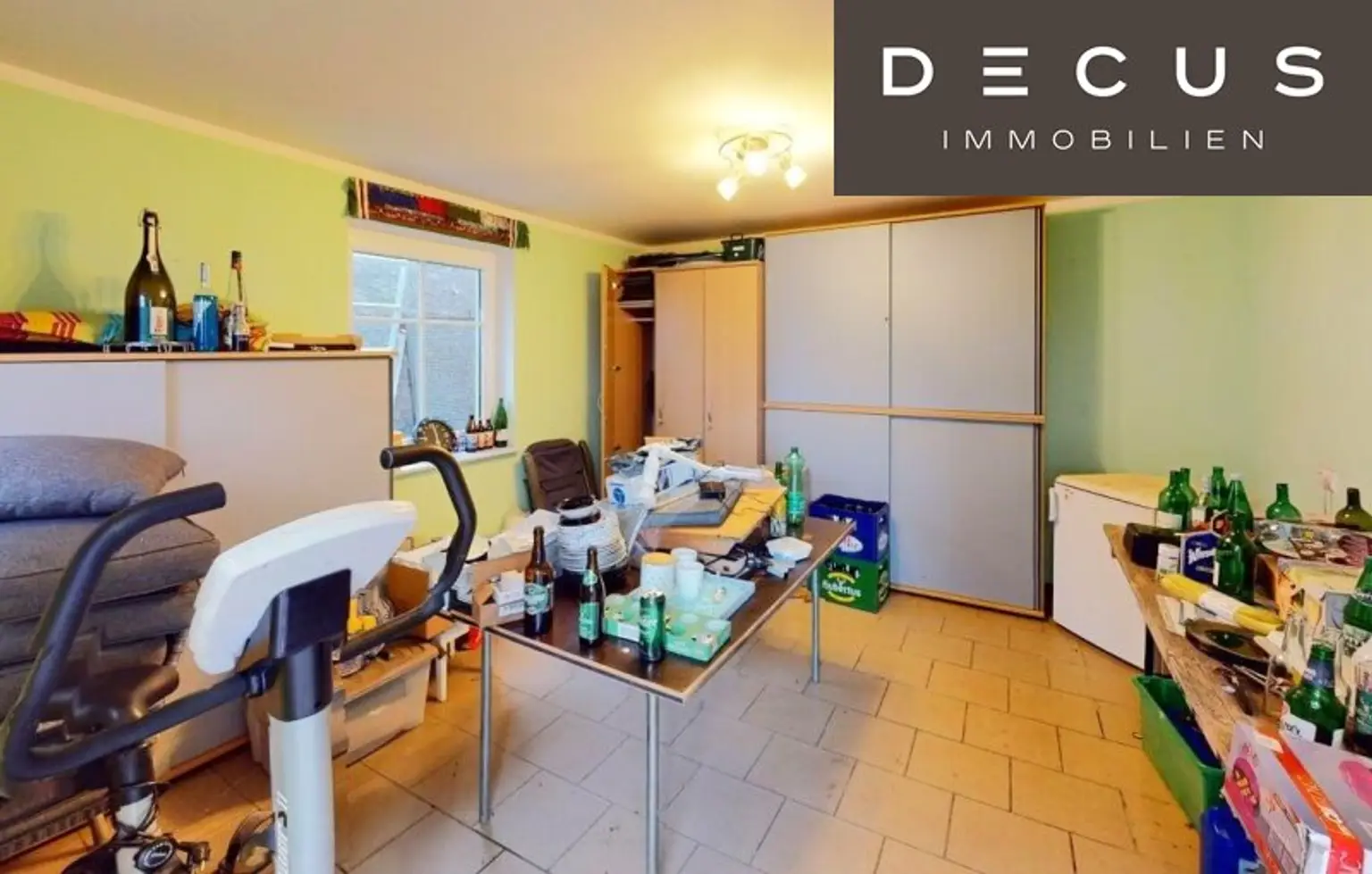 TRAUMHAFTES EINFAMILIENHAUS MIT MIT WOHNKÜCHE, 4 SCHLAFZIMMERN UND GROSSEM GARTEN