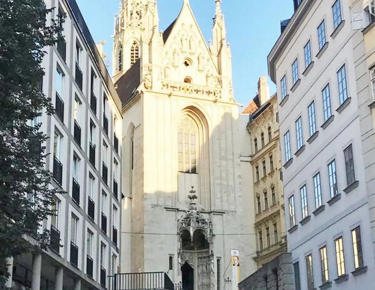 Perfekte geschnittene Neubauwohnung in exzellenter Mikrolage mit Garagenplatz