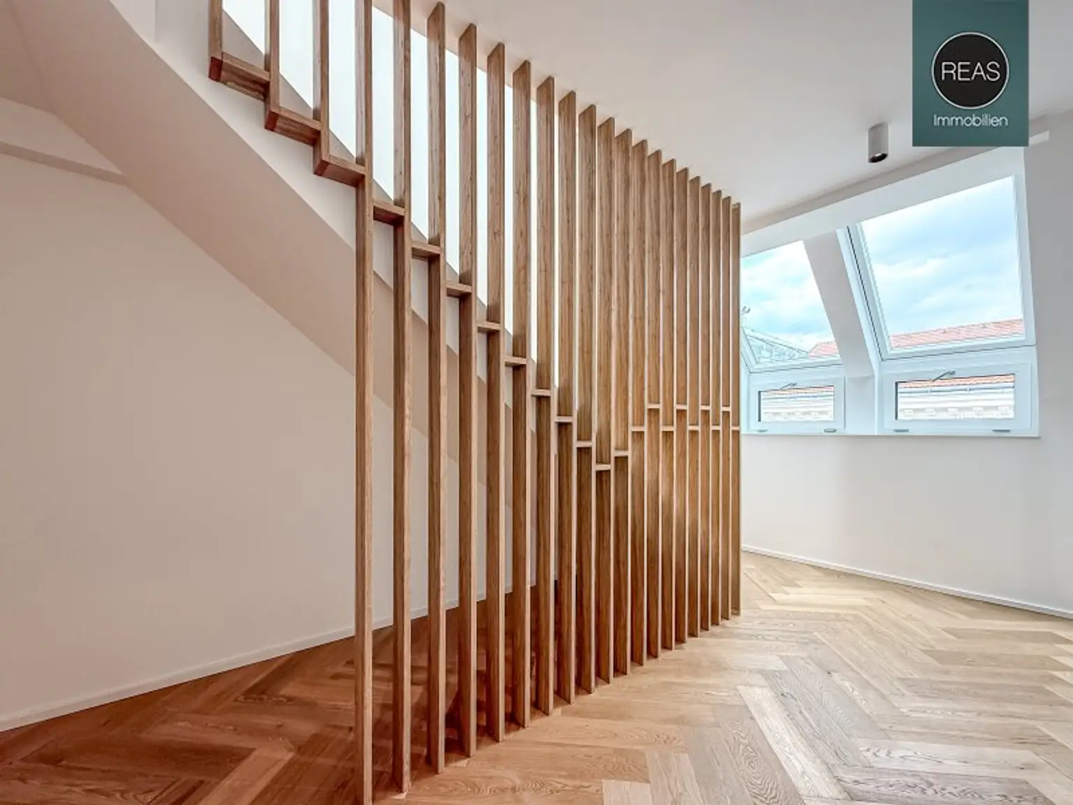 Elevate 1090 – Erstbezug: Dachgeschoss - Maisonette Wohnung (klimatisiert) mit großer Dachterrasse nahe U6 Alser Straße, AKH!