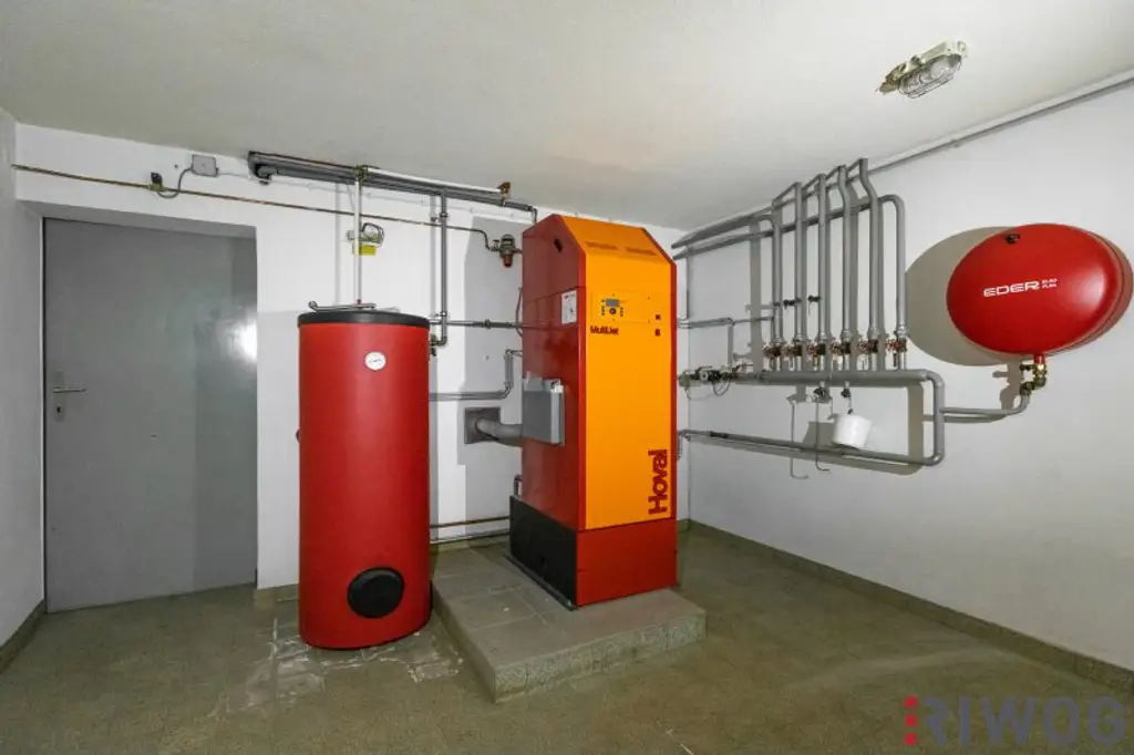 EIN- ODER ZWEIFAMILIENHAUS, gute Substanz, Modernisierungsbedarf