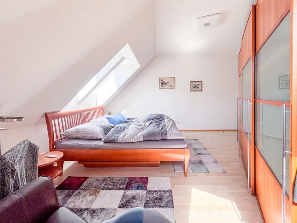 Sonnige DG-Maisonette-Wohnung in Stockerau – viel Platz für die ganze Familie!