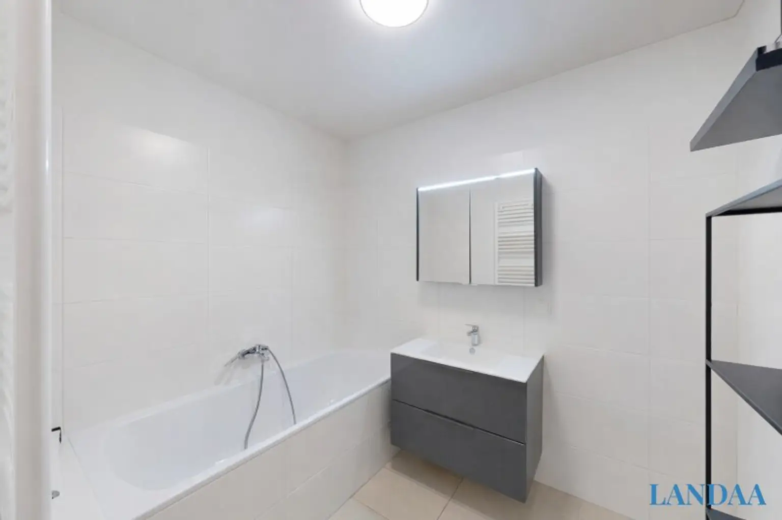 Wunderschöne 2 Zimmerwohnung mit Balkon und Garage