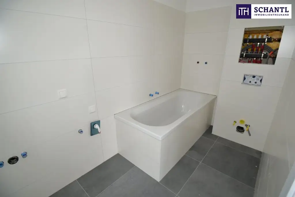 Preisreduktion! Stadtleben mit Weitblick – Helle Dachgeschosswohnung mit Sonnenbalkon - Nahe Hauptbahnhof - Überzeugen Sie sich selbst von dieser Immobilie!