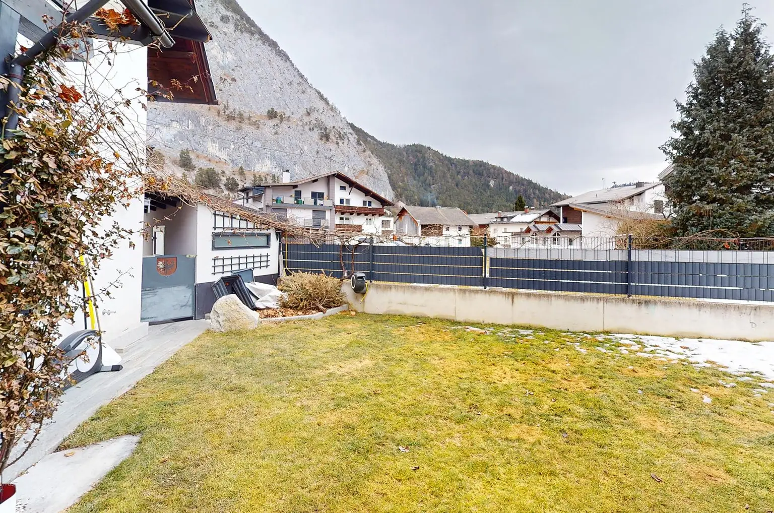 Nassereith - Haus - Garten