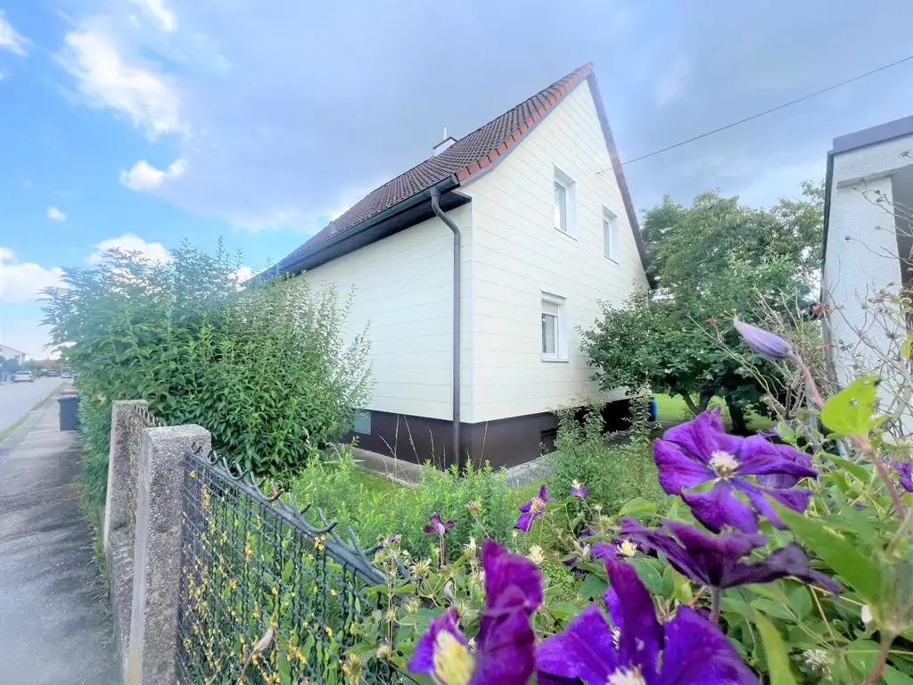 SEHR GEPFLEGTES HAUS IN SCHÖNER LAGE