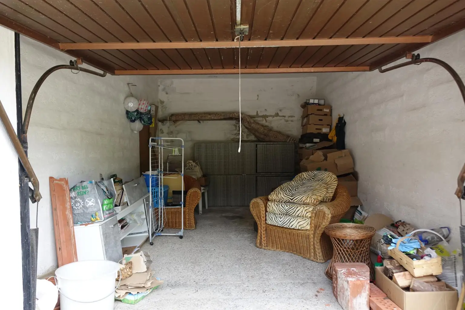 Garage im Nebengebäude