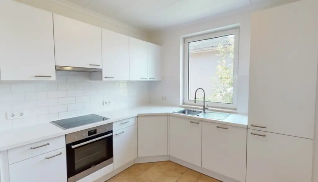 Einfamilienhaus in ruhiger Siedlungslage mit großem Garten (Pachtgrund)