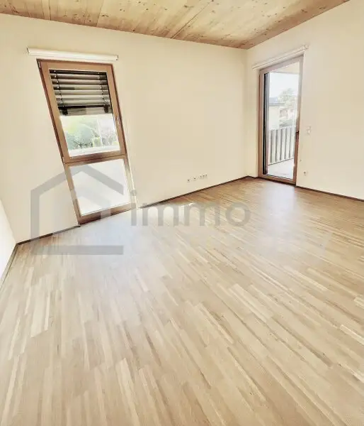 Moderne und neue Wohnung mit schöner Aussicht + Balkon und Terrasse!