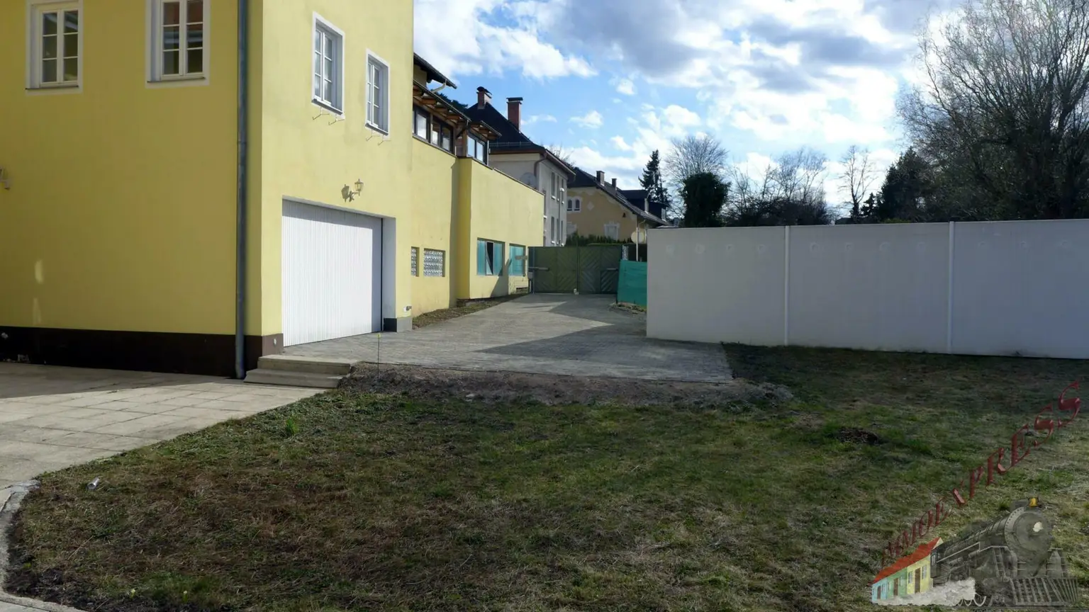 Bezirk Baden, Stilvolle, renovierte Jahrhundertwendevilla mit fast 1000m² Garten zu verkaufen.