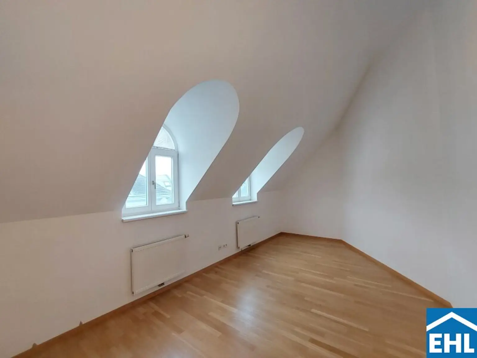 Großzügige 2-Zimmerwohnung mit 85 m² Dachterrasse direkt an der Mariahilfer Straße!
