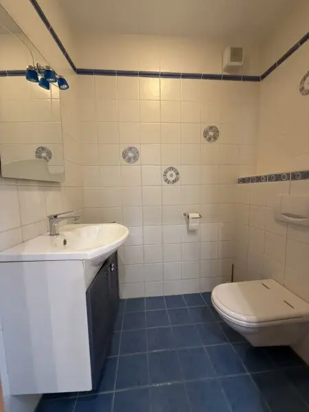 Möbliertes Einfamilienhaus mit Garten, Pool und Sauna
