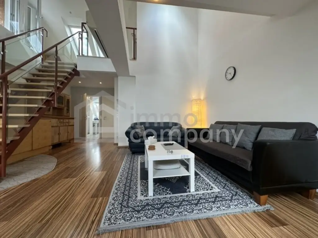 Dachgeschosswohnung in 1040 Wien – modern, geräumig, mit Balkon!