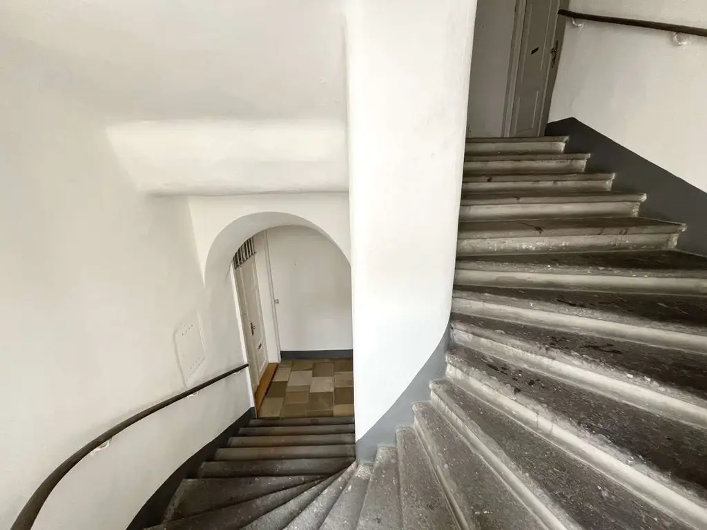 Unbefristet vermietete 5-Zimmer-Wohnung im Herzen Wiens!