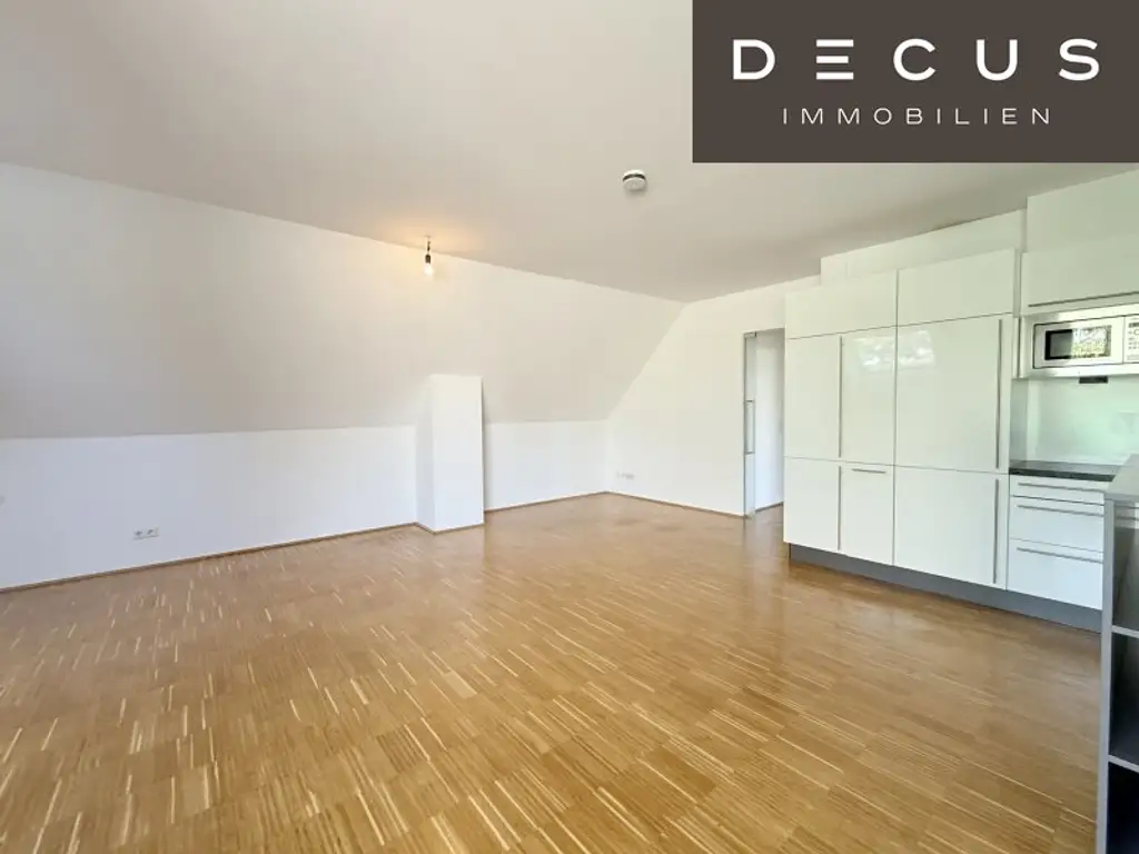 / 4 ZIMMER/ ZENTRAL BEGEHBAR/ VERFÜGBAR AB 1.07.2025 / DACHGESCHOSS / TERRASSE