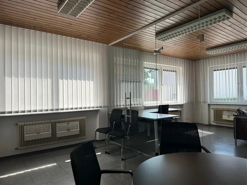 Büro-, oder  Praxisräumlichkeiten  - auch teilbar