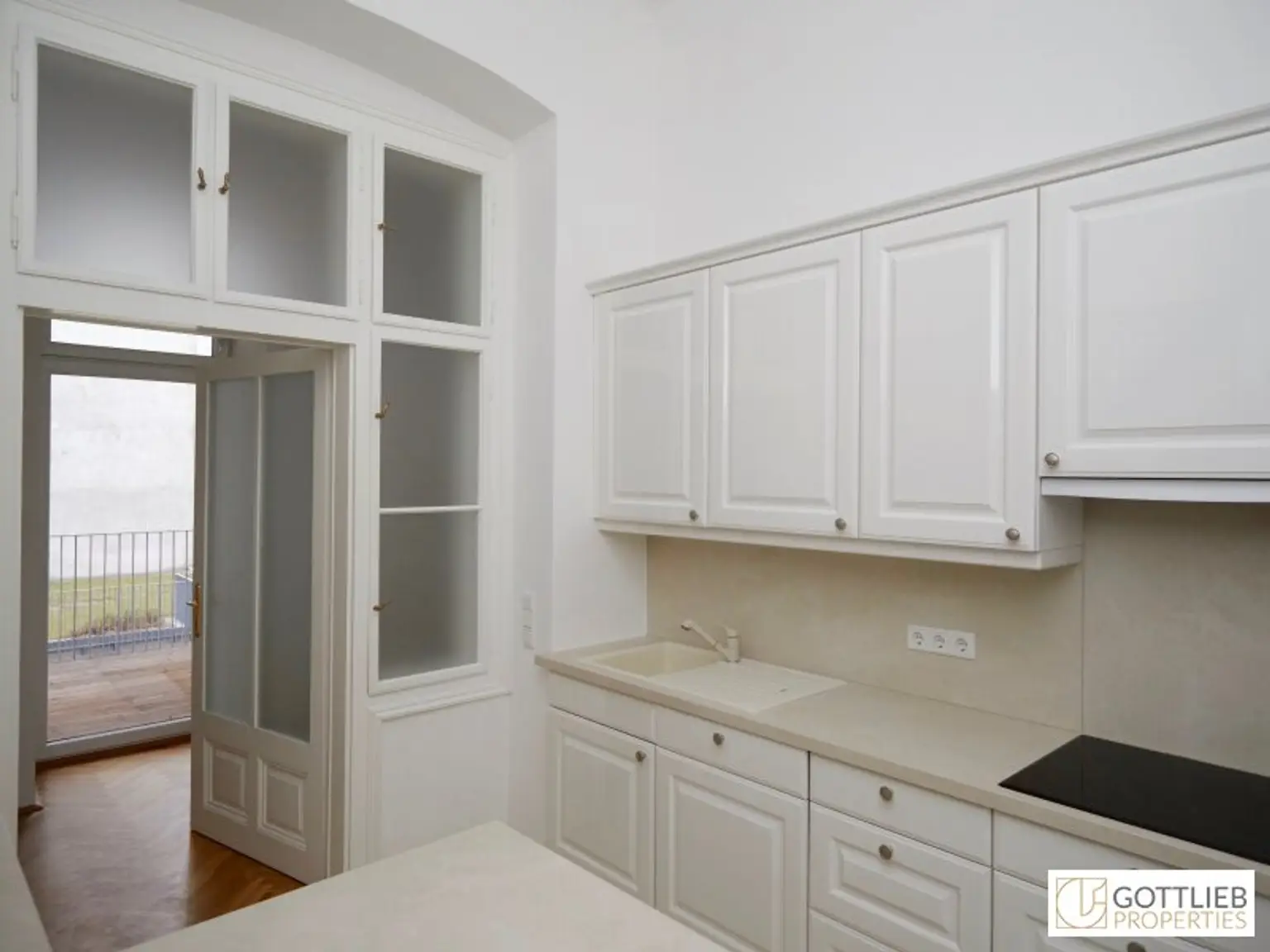 Bestlage Hamerlingplatz! 6-Zimmer-Stilaltbau-Apartment mit herrlicher West-Loggia und optionalem Tiefgaragenplatz in Grünruhelage