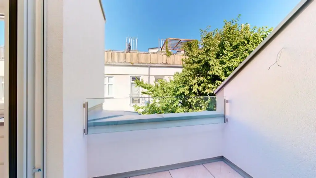Moderne 2-Zimmer Dachgeschosswohnung | Terrasse | Klimaanlage | Nähe Café Hummel | Erstbezug