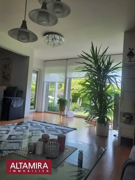 Ruhig und zentral, 4 Zi, sofort beziehbar, Pool