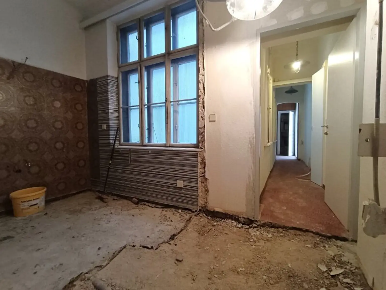 Großzügige 2,5-Zimmer Wohnung im 9. Bezirk mit viel Potential! Nähe U4 Friedensbrücke!