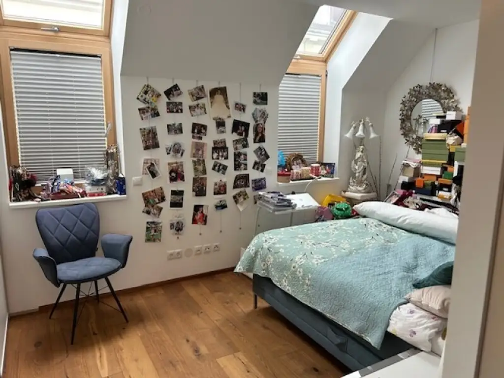Wunderbare Dachgeschosswohnung in Top Lage mt Garage im Eigentum