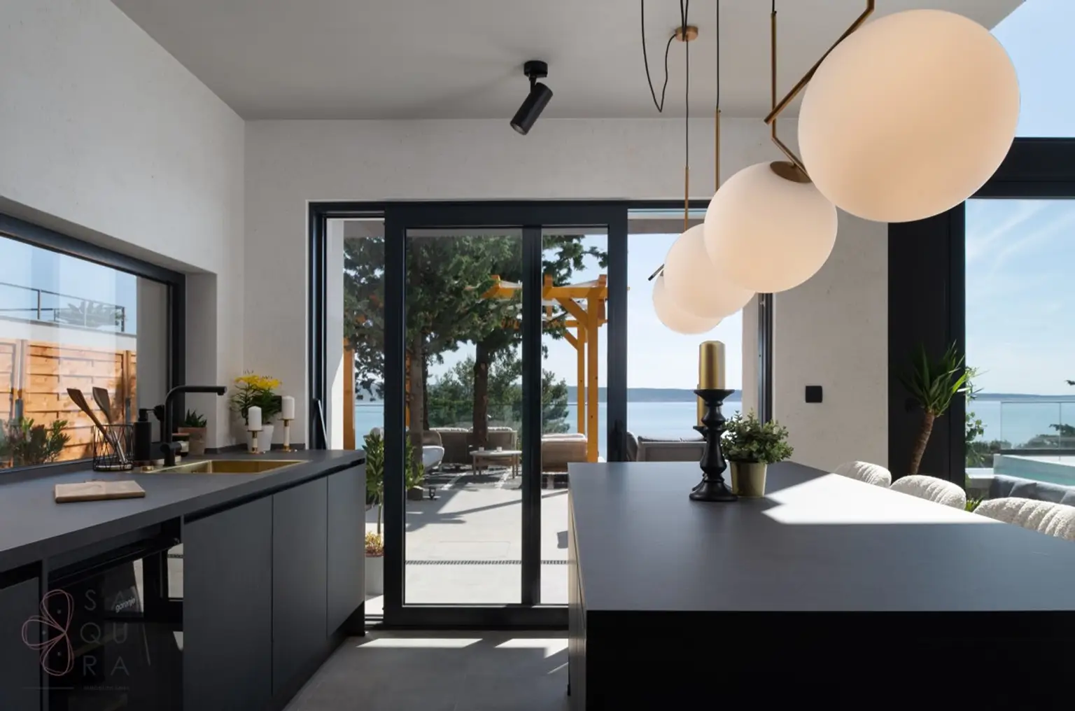 Exklusivität direkt am Meer – Moderne Luxusvilla bei Zadar mit 6 Suiten & Investmentpotenzial
