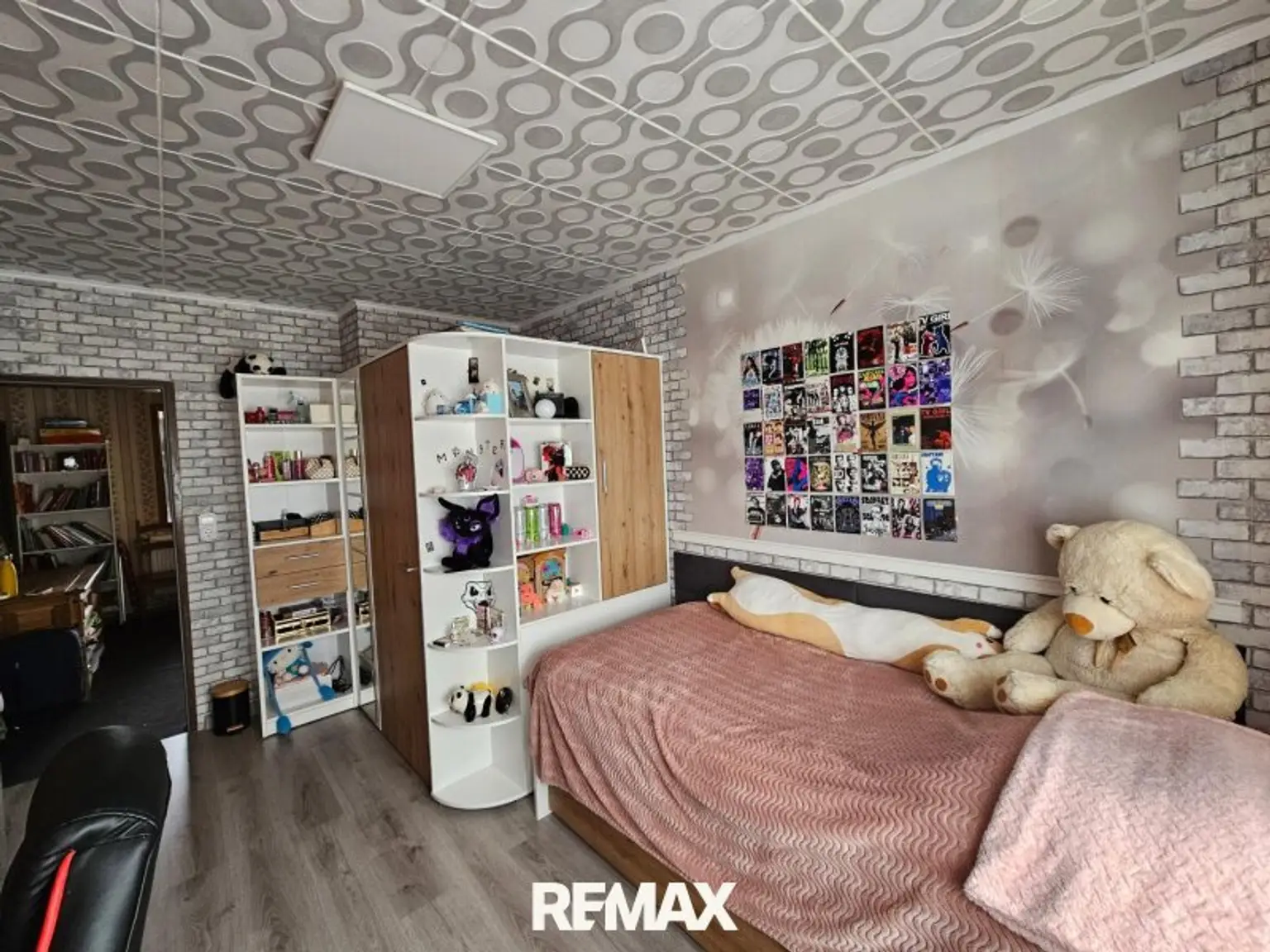 Dachgeschoß Zimmer 2 (2)