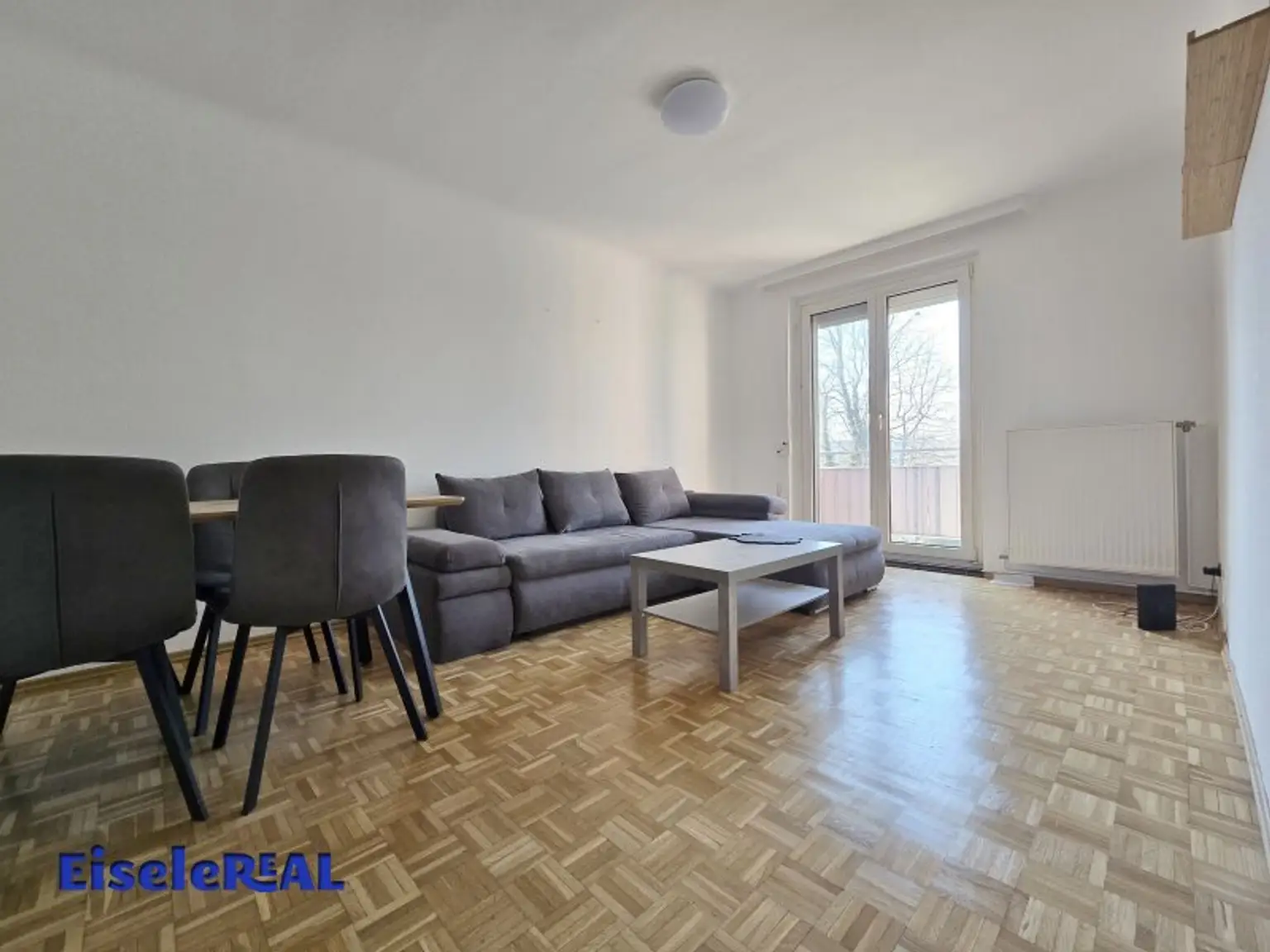 tolle 2 Zimmer - 2 Loggien - extra Küche