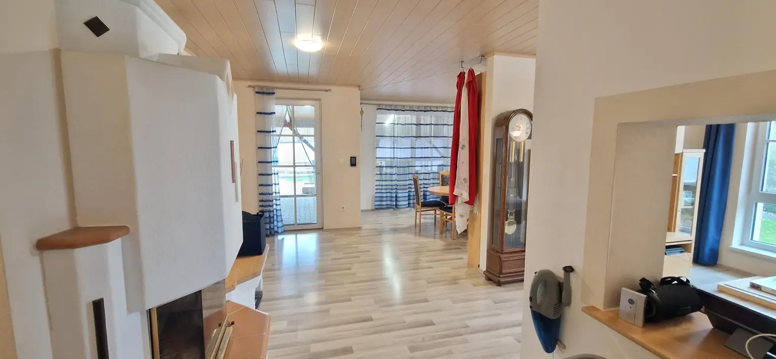 OPEN HOUSE! Nettes Wohnhaus mit viel Platz