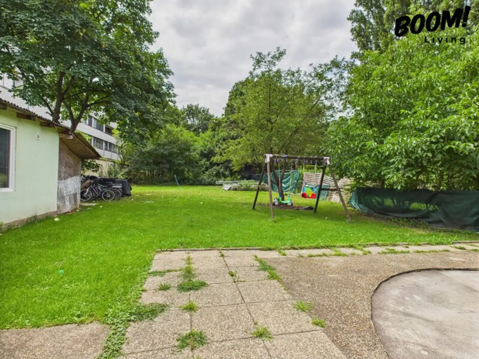 Attraktives Geschäftslokal in 1110 Wien: 1337m², Garten & Kleinhaus für 4.100€/Monat!