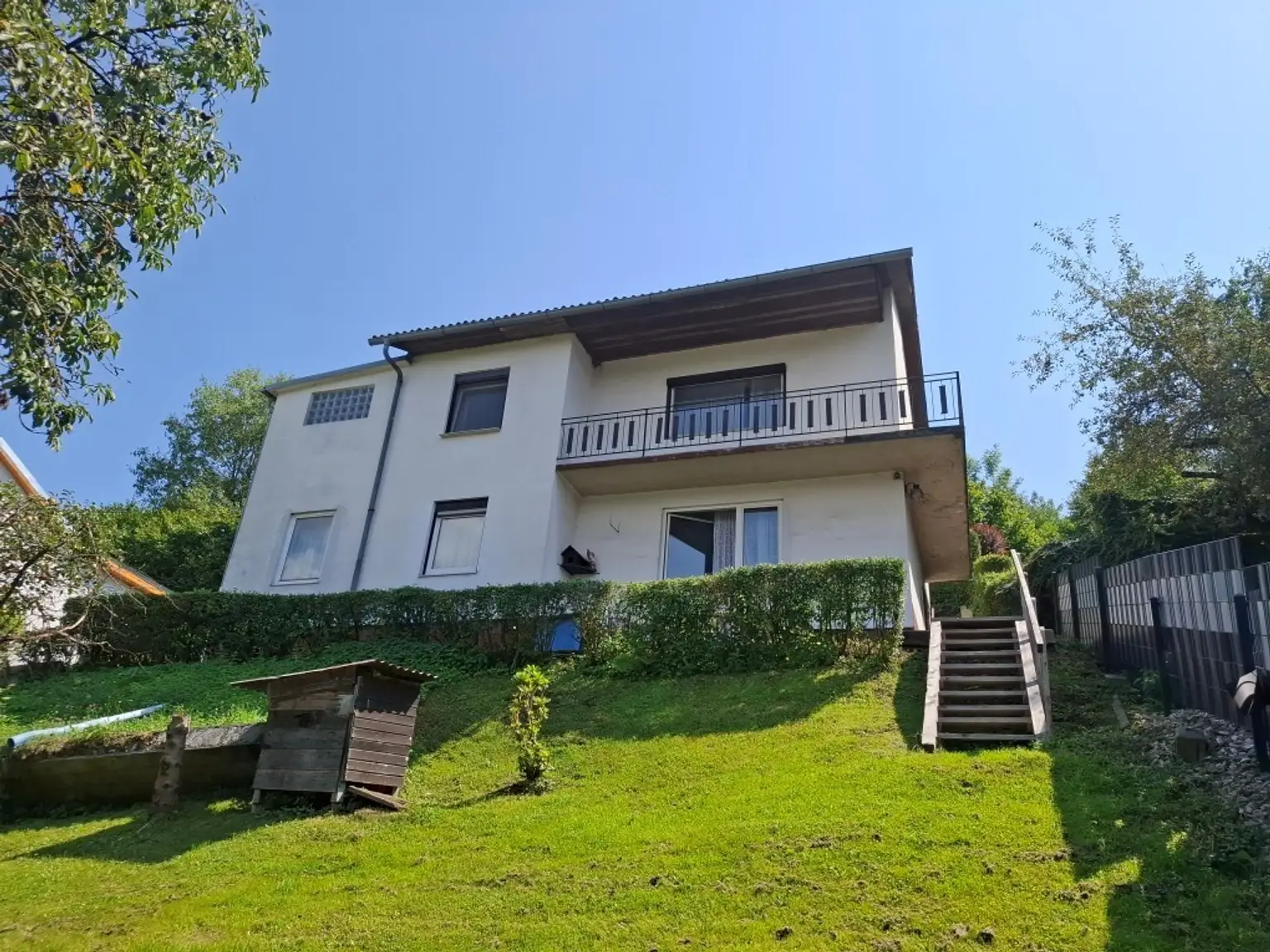 Preisreduktion: Ruhig gelegenes Wohnhaus mit Grund in Hanglage in St. Peter-Freienstein nahe Leoben zu kaufen !