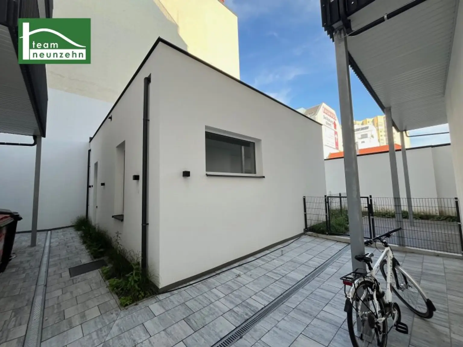 Bereits fertig gestellt! Lässige Büroeinheit im Hofhaus in direkter Nähe zu U1 Kagran, Kagraner Platz, Donauzentrum und Alte Donau! - JETZT ZUSCHLAGEN