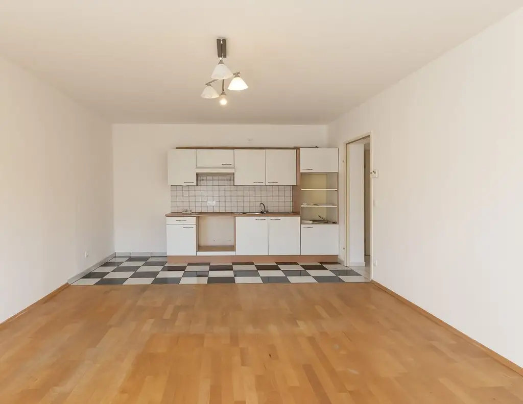 Leopoldauer Straße - hofseitiger 3 Zimmer Neubau mit Garage zu verkaufen