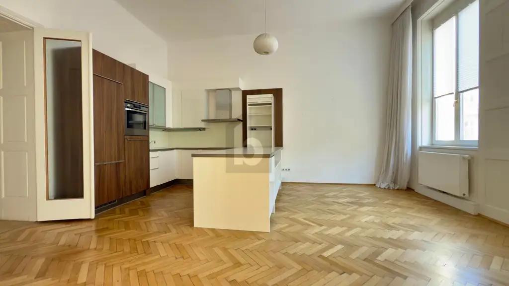 CHARMANTER GERÄUMIGER ALTBAU - TOP GEPFLEGT MIT KLIMAANLAGE