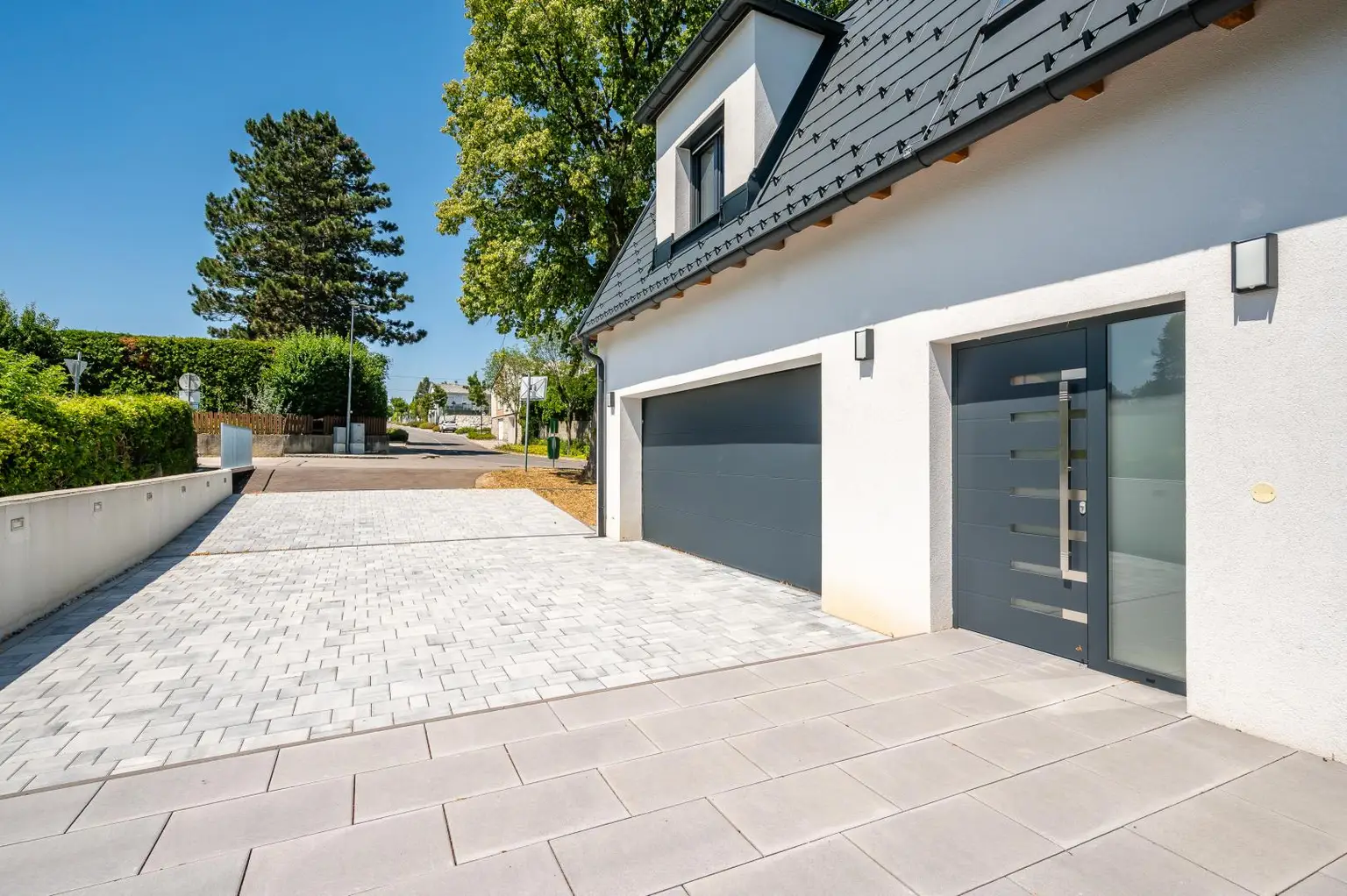 Erstbezug: Großzügiger Familientraum mit unverbaubarem Grünblick!