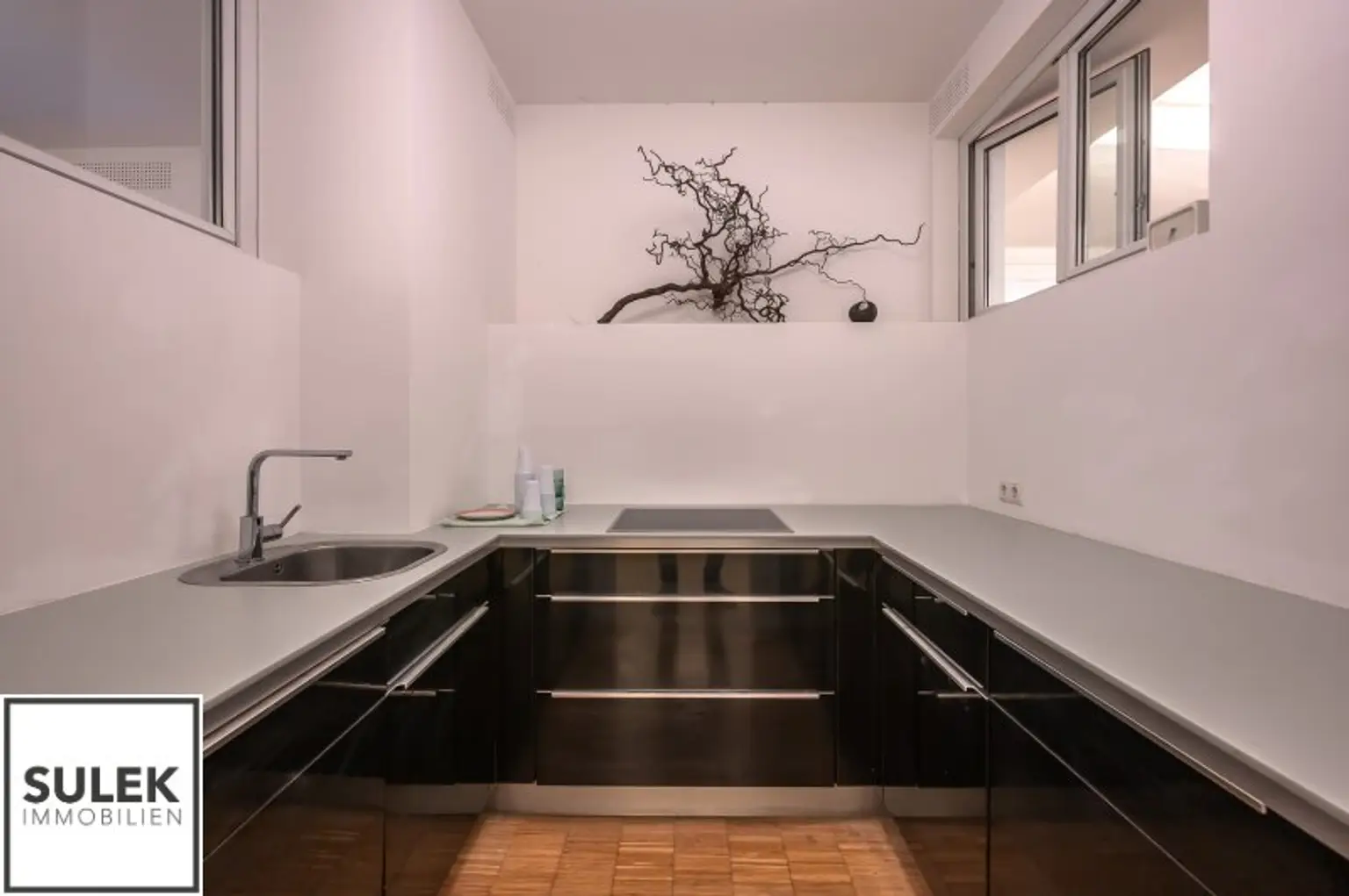 ** ab sofort: ein rd. 260 m² großes Geschäftslokal mit perfektem Grundriss**  Nähe Lerchenfelder Gürtel / Brunnengasse**