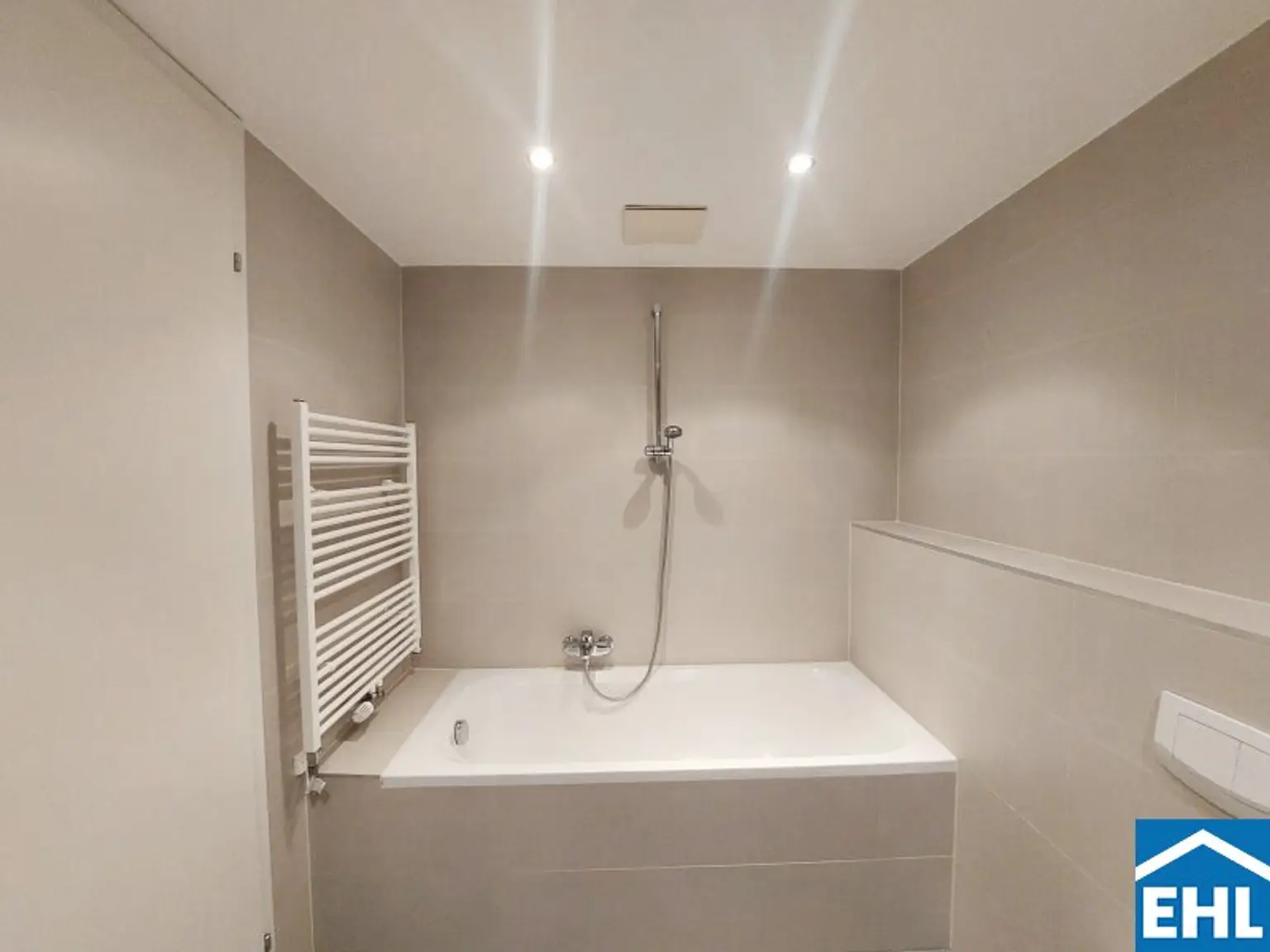 Großzügige 4 Zimmerwohnung mit Freiflächen am Kaasgraben