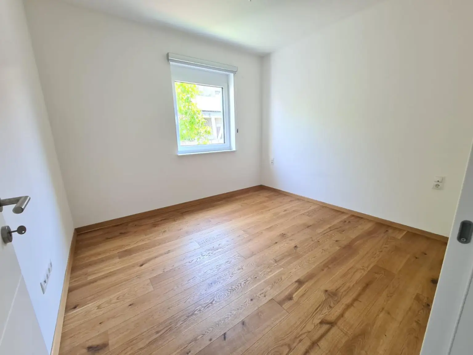 Neuwertige, wunderschöne 3-Zimmer-Wohnung mit großen Süd-Balkon
