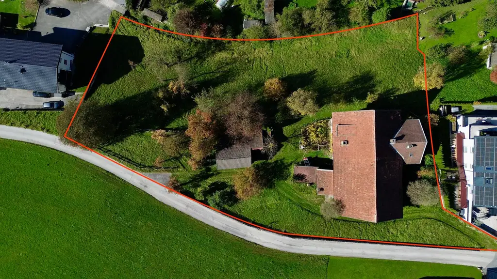 Panoramablick inklusive -  Baugrundstück mit Altbestand in schönster Lage