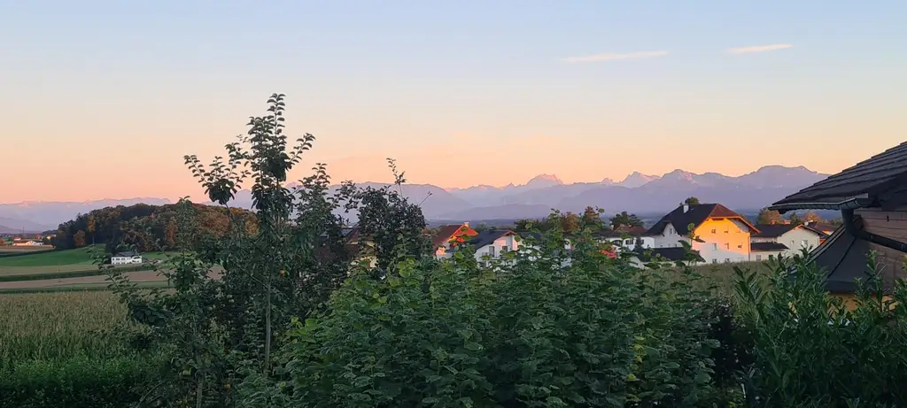 Großzügiges Landhaus mit schönem Garten