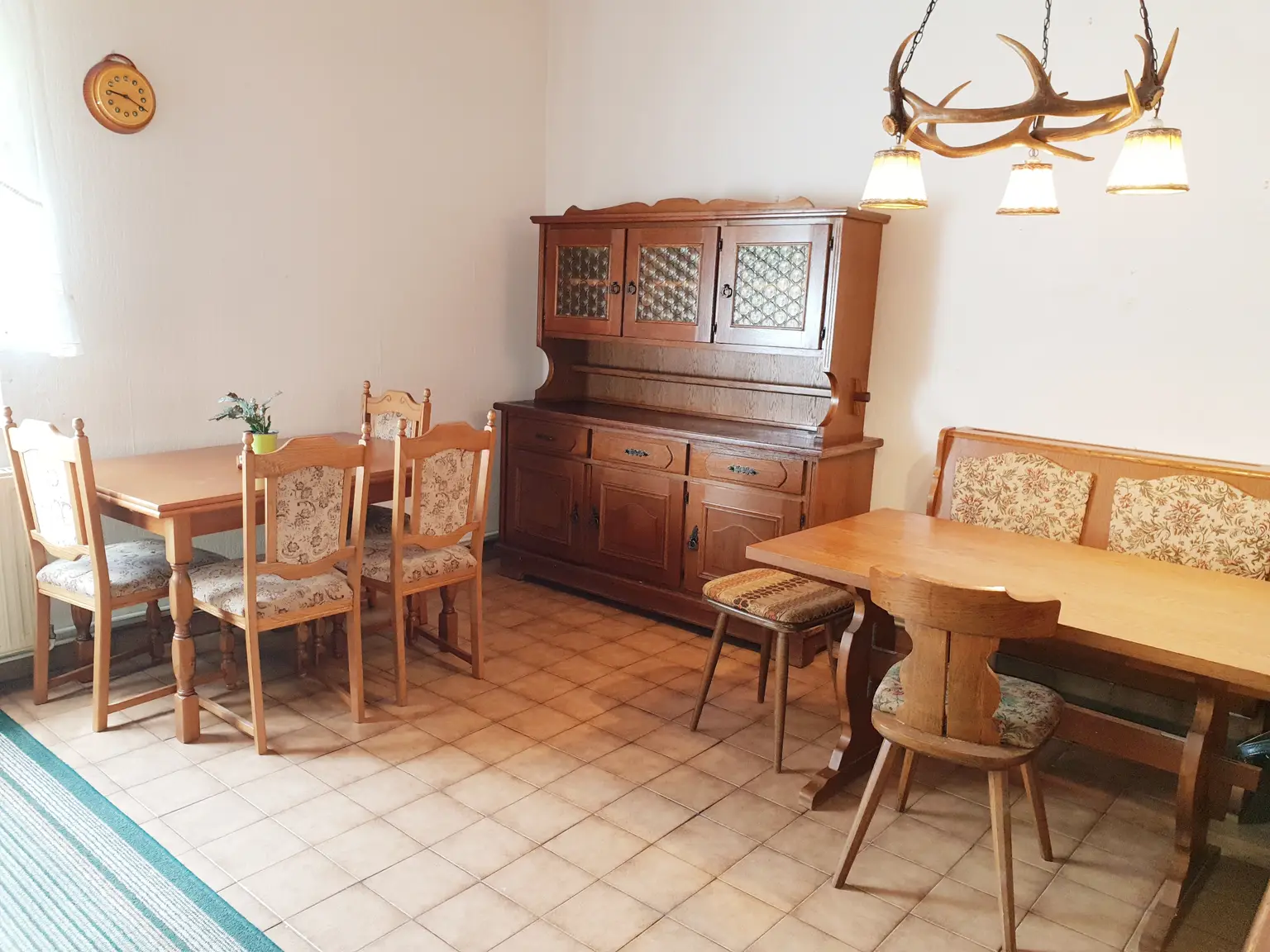 Zweifamilienhaus mit großem Garten zu verkaufen!
