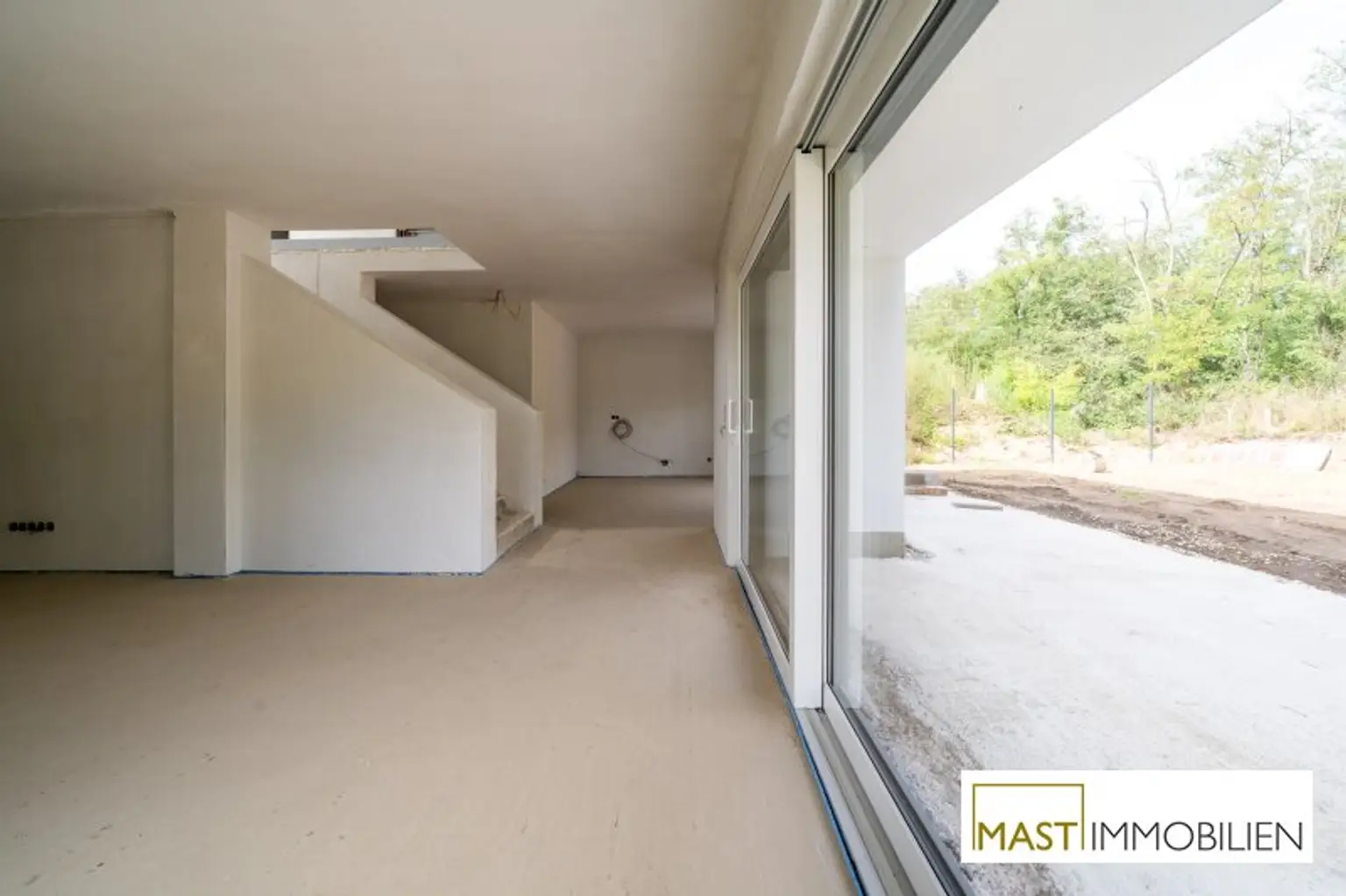 ERSTBEZUG - Modernes Einfamilienhaus mit 148 m² Wohnfläche, Balkon, Terrasse & 2 PKW-Stellplätzen in Strasshof – belagsfertig!